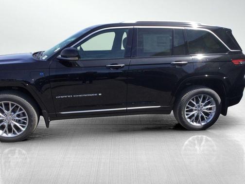 Diamond Black Crystal Pearlcoat 2023 Jeep Grand Cherokee 4xe Summit