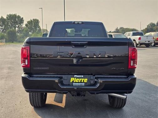 2025 RAM 2500 Big Horn Crew Cab 4x4 8' Box