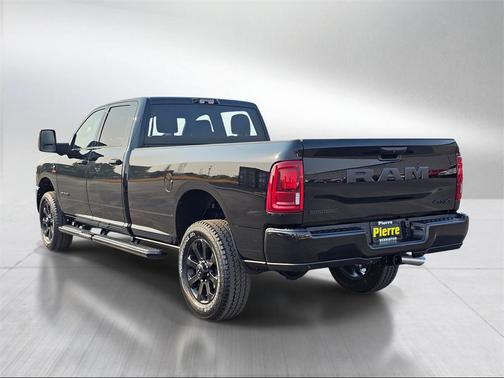 2025 RAM 2500 Big Horn Crew Cab 4x4 8' Box