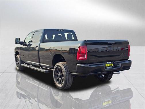 2025 RAM 2500 Big Horn Crew Cab 4x4 8' Box