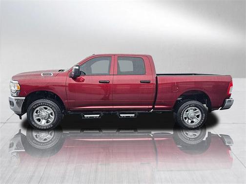 2024 RAM 2500 Tradesman Crew Cab 4x4 6'4' Box