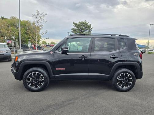 Black Clearcoat 2023 Jeep Renegade Trailhawk