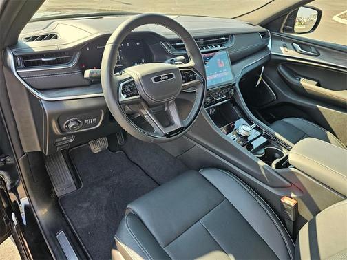 2025 Jeep Grand Cherokee Overland