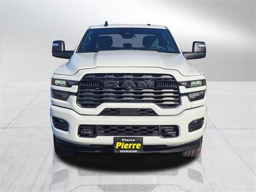 Bright White Clearcoat 2026 RAM 3500 Big Horn Crew Cab 4x4 8' Box