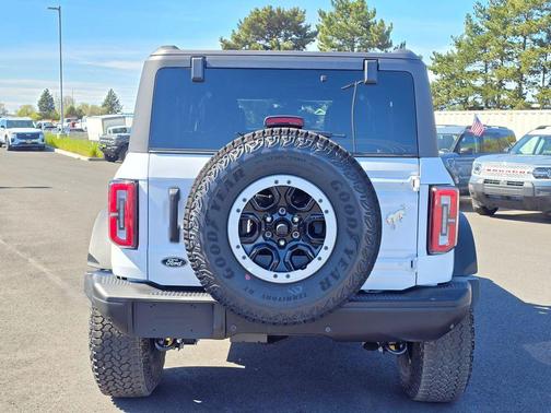 OXFORD WHITE 2026 Ford Bronco Badlands