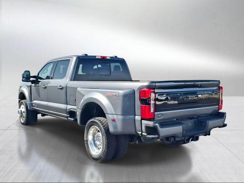CARBONIZED GREY METALLIC 2026 Ford F-450 Platinum
