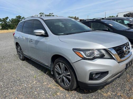 Brilliant Silver 2018 Nissan Pathfinder Platinum