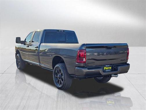 2025 RAM 3500 Big Horn Crew Cab 4x4 8' Box