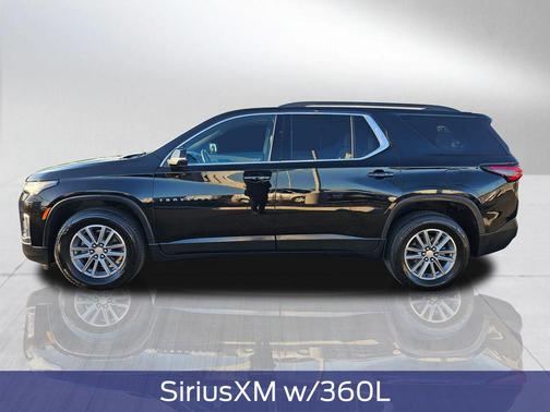 Mosaic Black Metallic 2022 Chevrolet Traverse LT Cloth