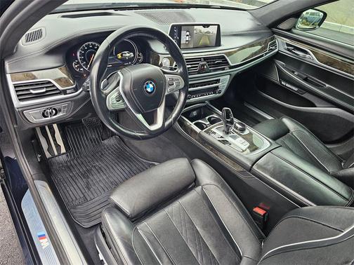 2017 BMW 750 i xDrive