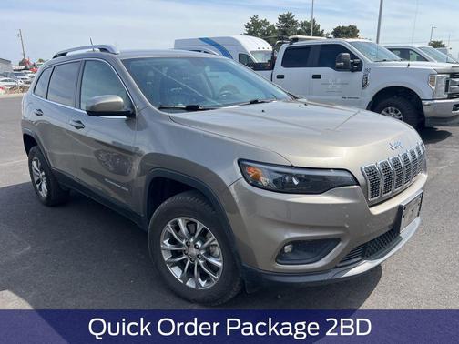 Light Brownstone Pearlcoat 2019 Jeep Cherokee Latitude Plus