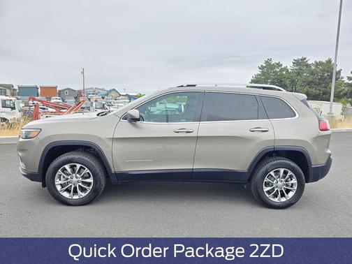 Light Brownstone Pearlcoat 2019 Jeep Cherokee Latitude Plus