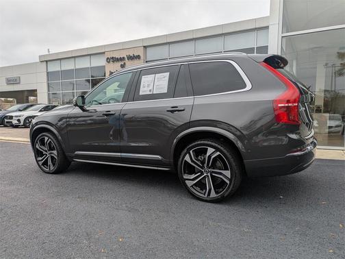 2024 Volvo XC90 B6 Ultimate Bright Theme 7-Seater