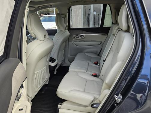 2025 Volvo XC90 B6 Plus 7-Seater