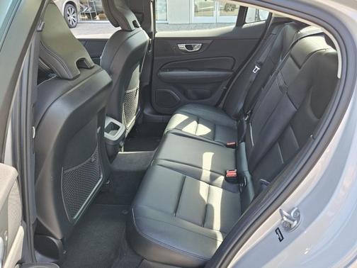 2024 Volvo S60 B5 Core Dark Theme