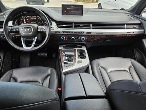 2019 Audi Q7 45 Premium Plus