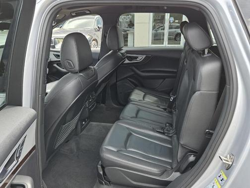 2019 Audi Q7 45 Premium Plus