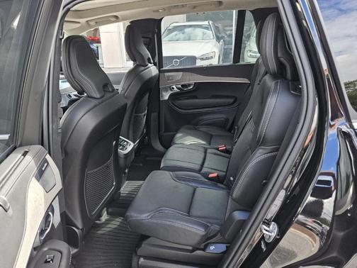 2025 Volvo XC90 B6 Ultra