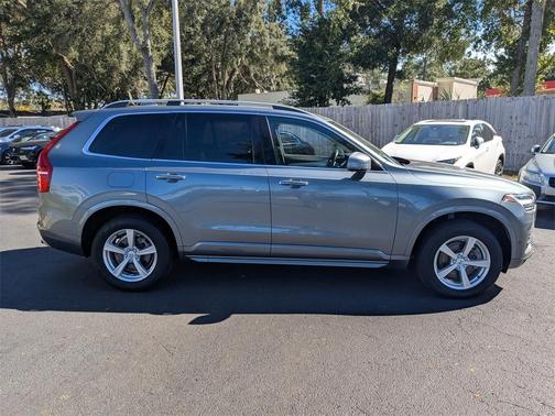 2018 Volvo XC90 T5 Momentum