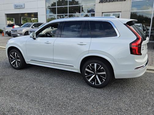 2025 Volvo XC90 B5 Core