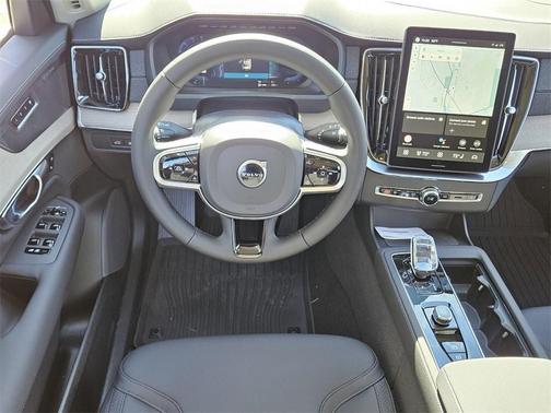 2025 Volvo XC90 Plug-In Hybrid T8 Plus 7-Seater