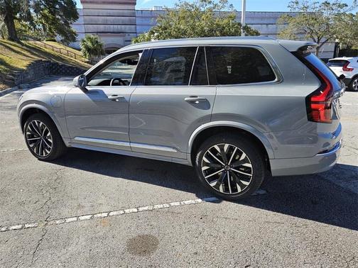 2025 Volvo XC90 Plug-In Hybrid T8 Plus 7-Seater