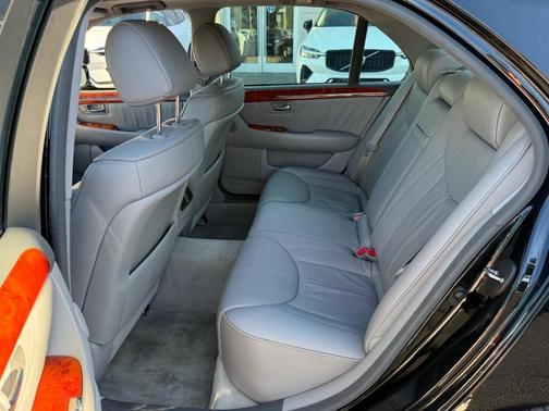 2005 Lexus LS 430