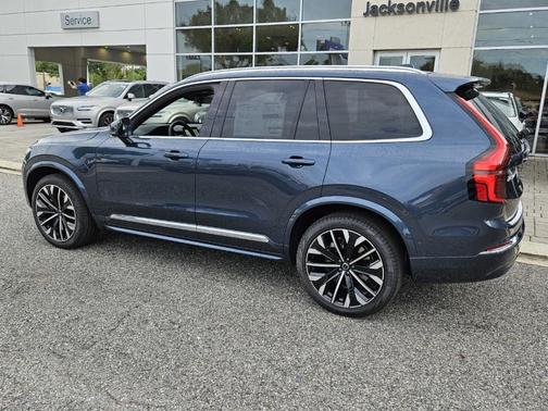 2025 Volvo XC90 B6 Plus 7-Seater