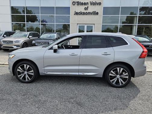 2022 Volvo XC60 B5 Inscription