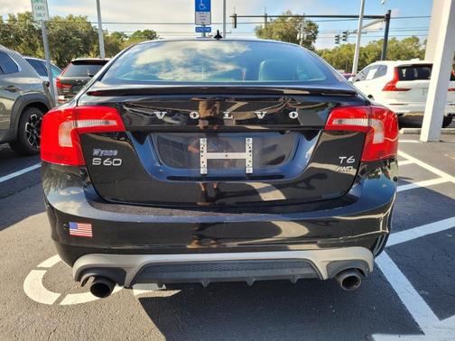 2017 Volvo S60 T6 R-Design Platinum