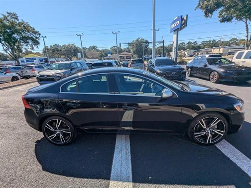 2017 Volvo S60 T6 R-Design Platinum