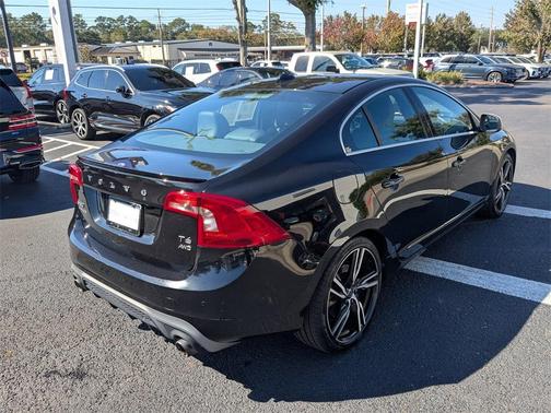 2017 Volvo S60 T6 R-Design Platinum