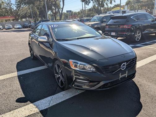 2017 Volvo S60 T6 R-Design Platinum