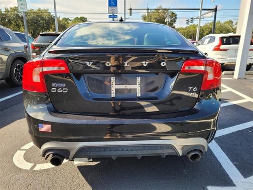 2017 Volvo S60 T6 R-Design Platinum