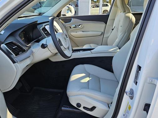 2025 Volvo XC90 Plug-In Hybrid T8 Plus 6-Seater