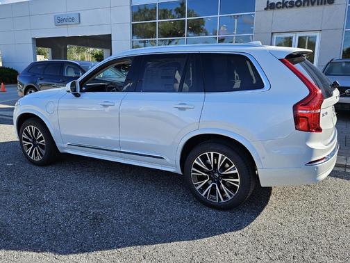 2025 Volvo XC90 Plug-In Hybrid T8 Plus 6-Seater