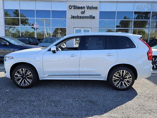 2025 Volvo XC90 Plug-In Hybrid T8 Plus 6-Seater