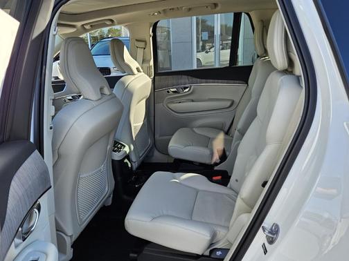 2025 Volvo XC90 Plug-In Hybrid T8 Plus 6-Seater