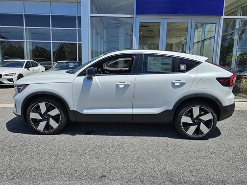 2024 Volvo C40 Recharge Pure Electric Twin Plus