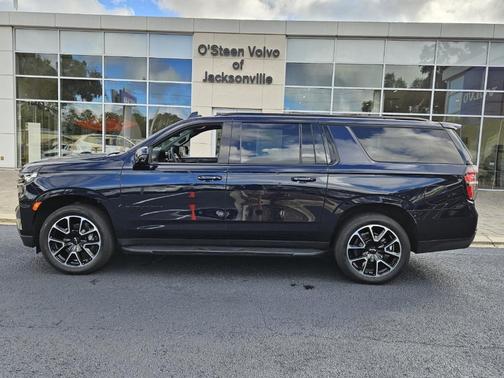 2023 Chevrolet Suburban RST