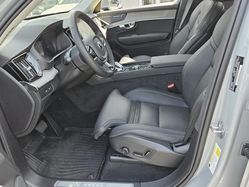 2025 Volvo XC90 Plug-In Hybrid T8 Ultra 7-Seater