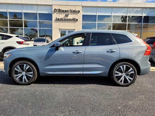2022 Volvo XC60 B5 Inscription
