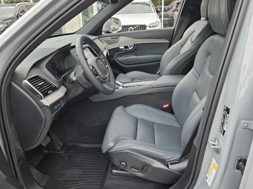 2024 Volvo XC90 Recharge Plug-In Hybrid T8 Ultimate Bright Theme 7-Seater