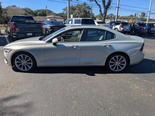 2020 Volvo S60 T5 Momentum