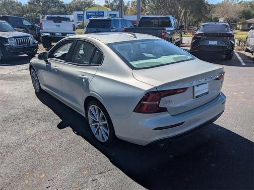 2020 Volvo S60 T5 Momentum