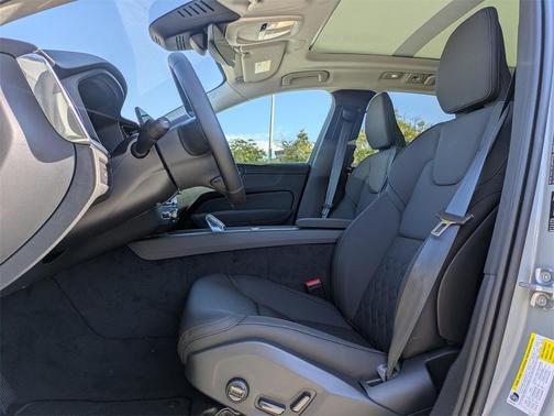 2026 Volvo XC60 B5 Core