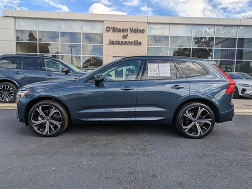 2025 Volvo XC60 B5 Ultra