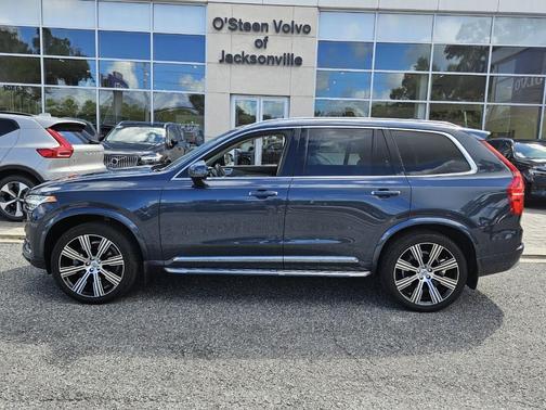 2022 Volvo XC90 T6 Inscription 7 Passenger