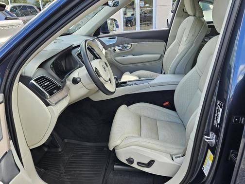 2022 Volvo XC90 T6 Inscription 7 Passenger