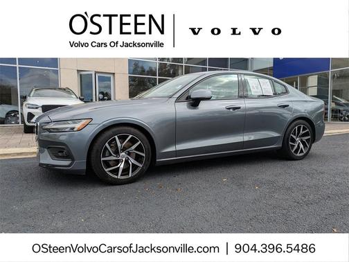 2020 Volvo S60 T5 Momentum